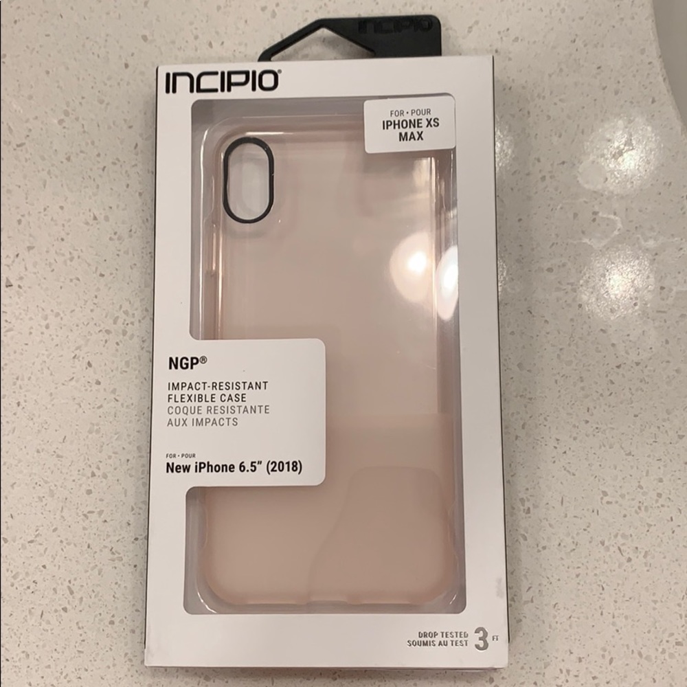 iPhone XS Max incipio case